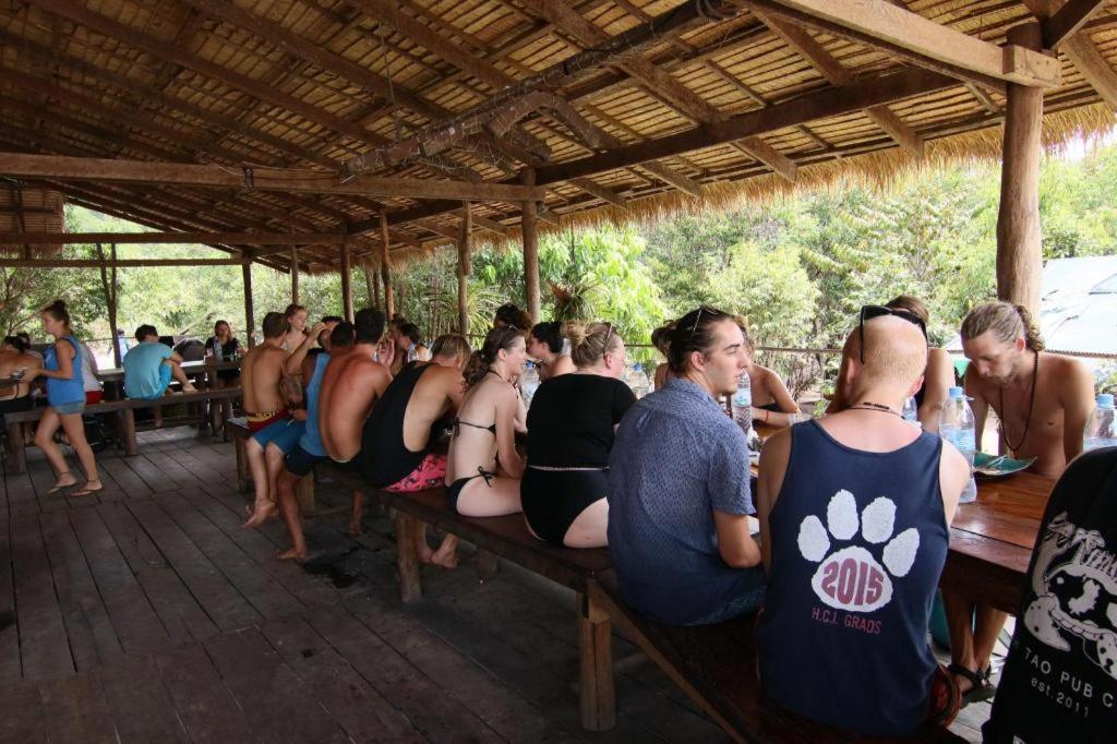 Hostel Mad Monkey Koh Rong Samloem Koh Rong Sanloem Exterior foto